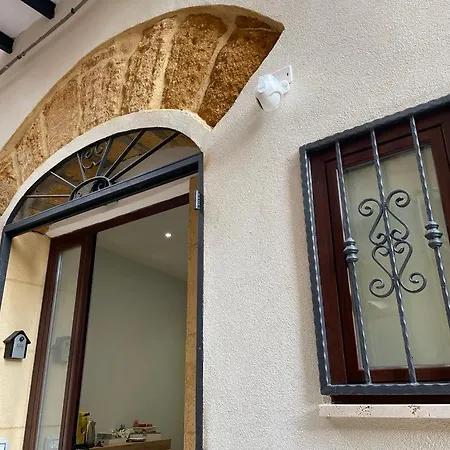 Πανσιόν Sikelia Luxury *